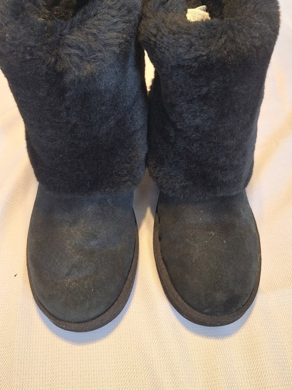 UGG Australia PATTEN Black Suede Sheepskin lined Boots Size US 9 Pull on